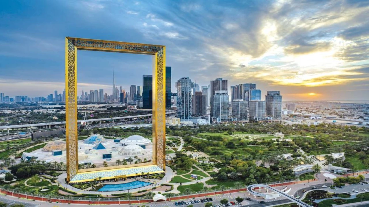 دبي ترسخ مكانتها العالمية كوجهة مفضلة لجذب السياح من مختلف أنحاء العالم